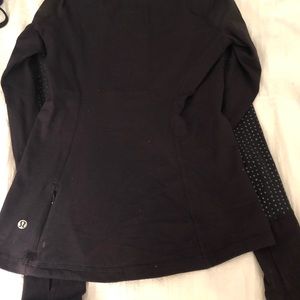 lululemon athletica Tops - Lululemon long sleeve warm, rulu top! Size 4! lululemon athletica Tops - Lululemon long sleeve warm, rulu top! Size 4!